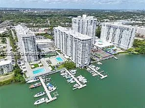 18061 Biscayne Blvd #1204 — Photo 29