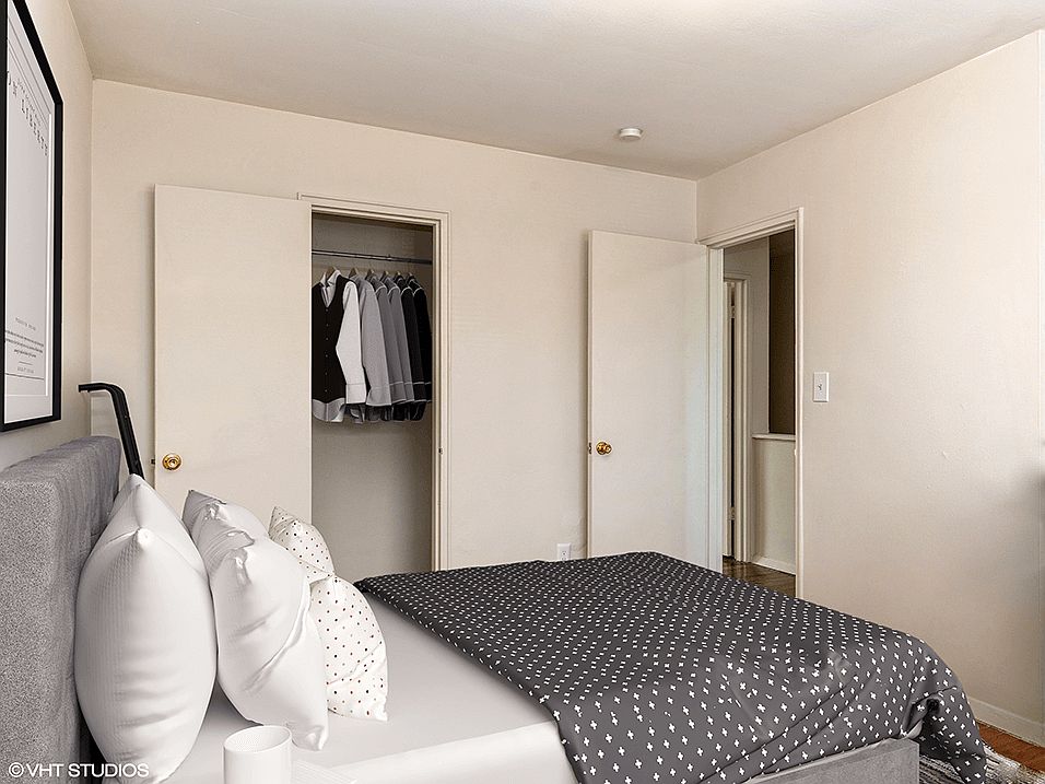 Bedroom with Closet