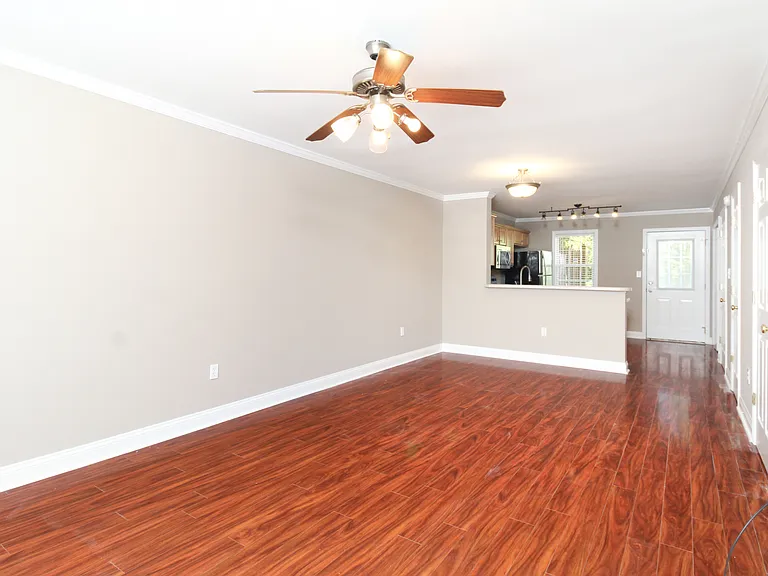 240 Cleveland Rd #440 — Photo 2