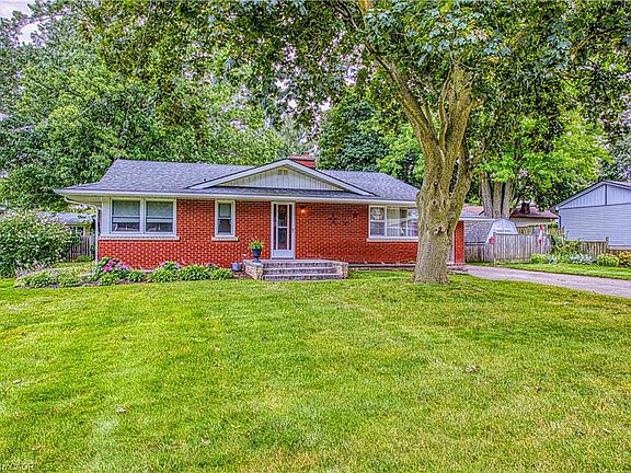 3rd image of 6 Cherrywood Ave