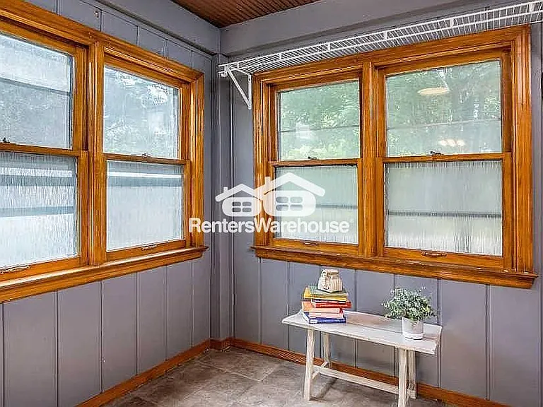 2805 Kingman Blvd — Photo 6
