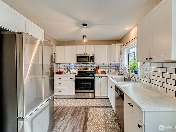 5th image of 3632 Columbia Heights Road