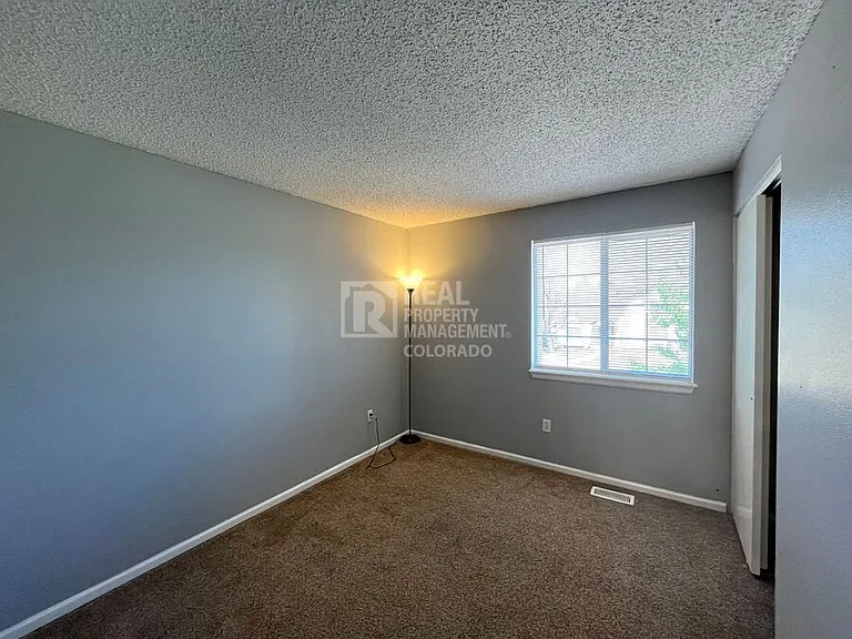 4353 Netherland St — Photo 9
