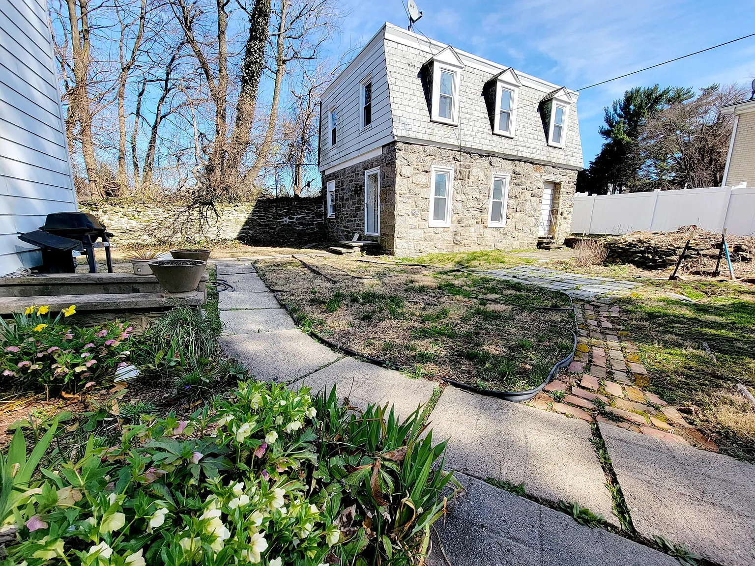 2 bed, 1.5 bath, 1200 sqft, $2,400 — Photo 4