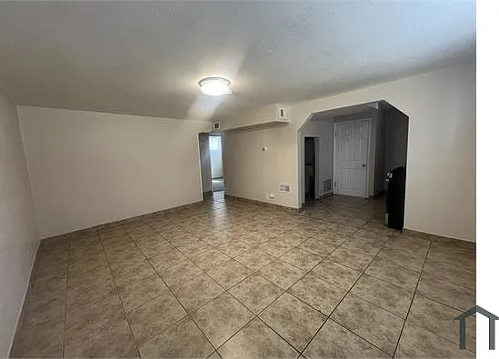 2 bed, $999 — Photo 1