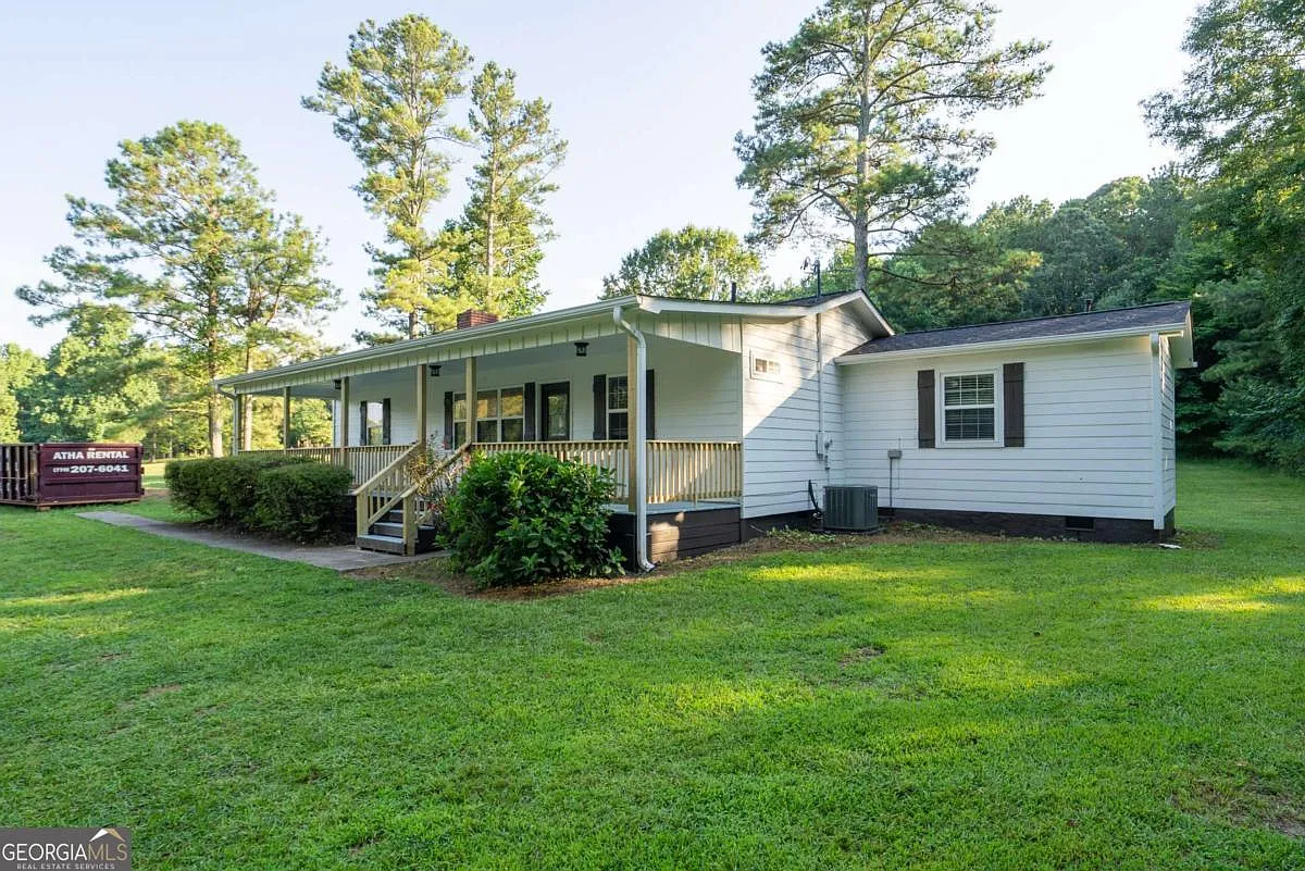 3 bed, 2.0 bath, 1152 sqft, $1,850 — Photo 2