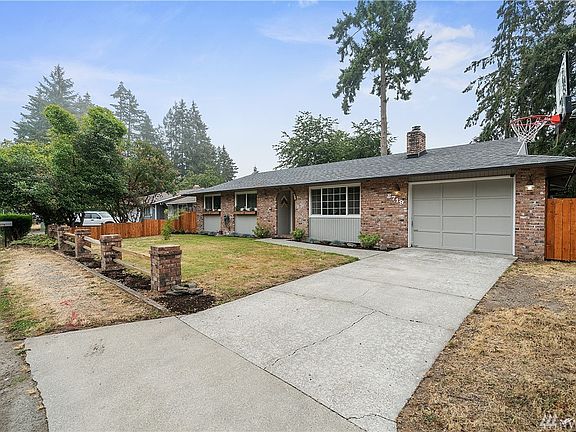 3rd image of 8719 Skokomish Way NE