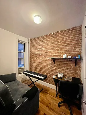 Rented by LJ Sloane Management | media 18