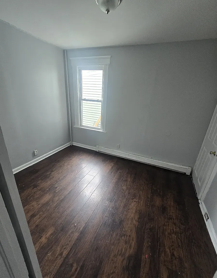 3 bed, $1,950 — Photo 2