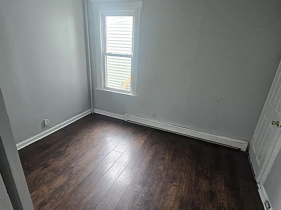 2nd image of 461 Grove St #G1