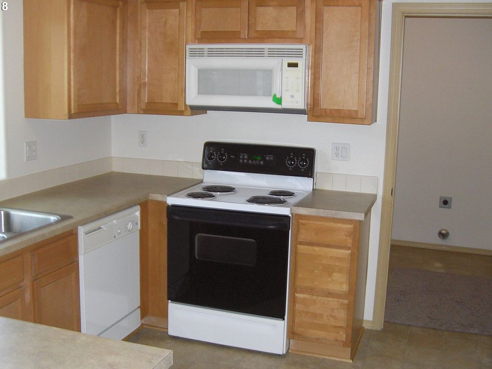2nd image of 4913 SE 80th Ave