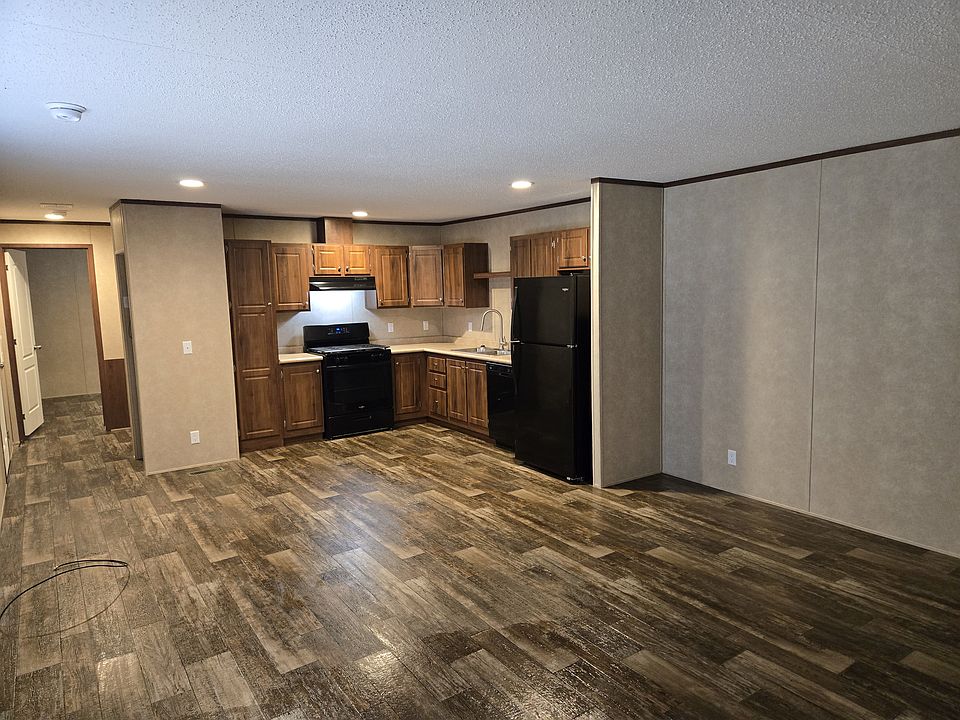 1st image of 132 Gregory Dr