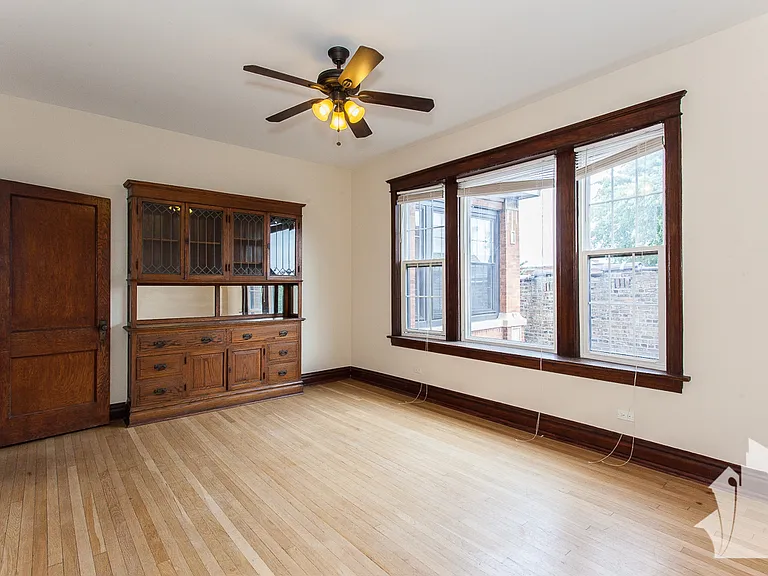 1436 W Addison St — Photo 9
