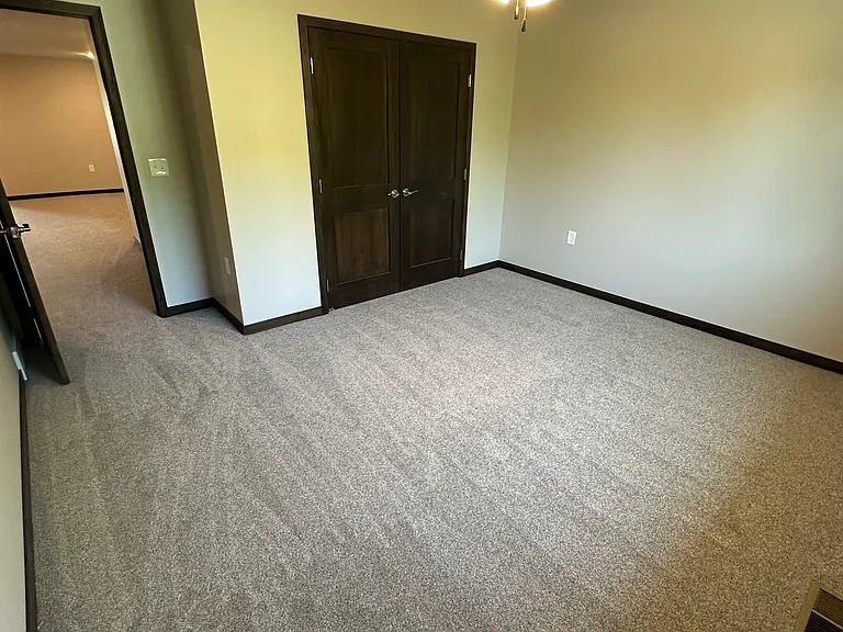 906 Olive Ave N — Photo 16