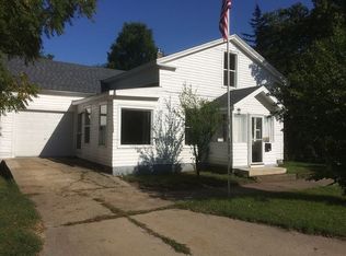 132 Park Dr, Allegan, MI