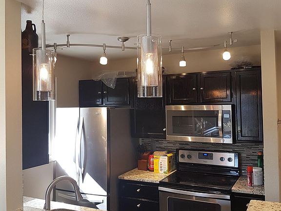 Kitchen: Modern Finishes