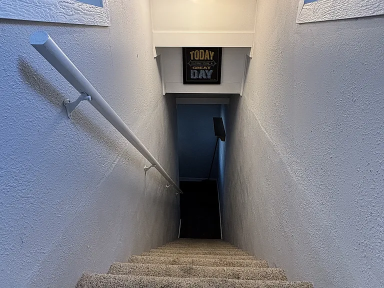 327 Bonfoy Ave #201 — Photo 6