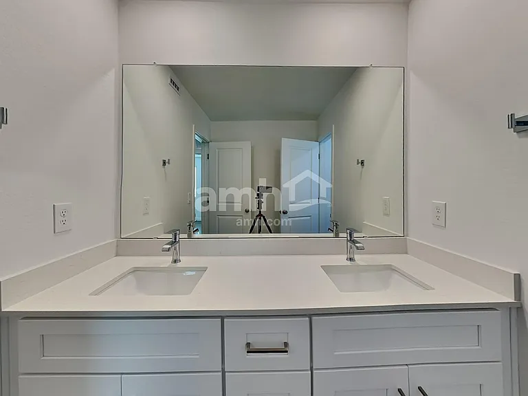 12523 W Flynn Ln — Photo 18