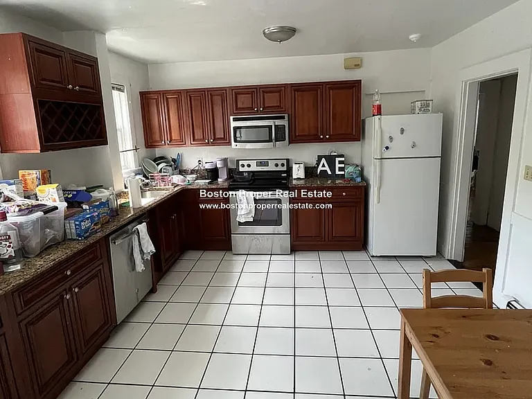 12-14 Hammondswood Rd #1 — Photo 2