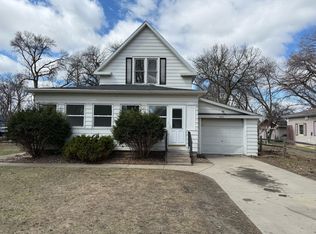 422 15th St SW, Willmar, MN 56201