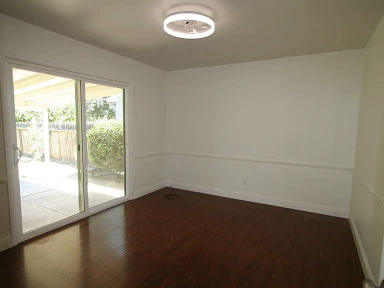 2736 Northglen St — Photo 7