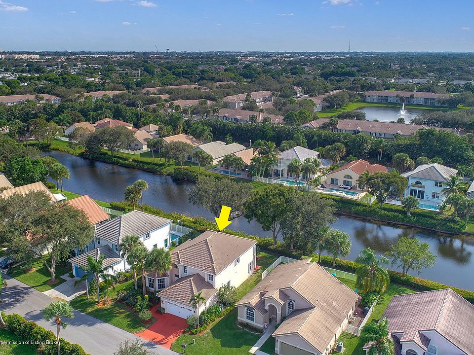 1st image of 9 Lawrence Lake Dr