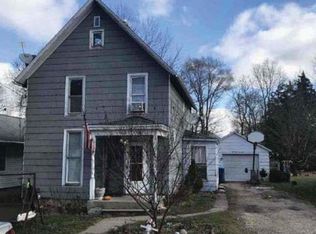 402 Grant Ave, Dixon, IL 61021