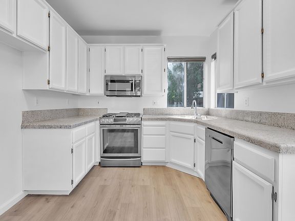 4th image of 1909 Lindsay Dr
