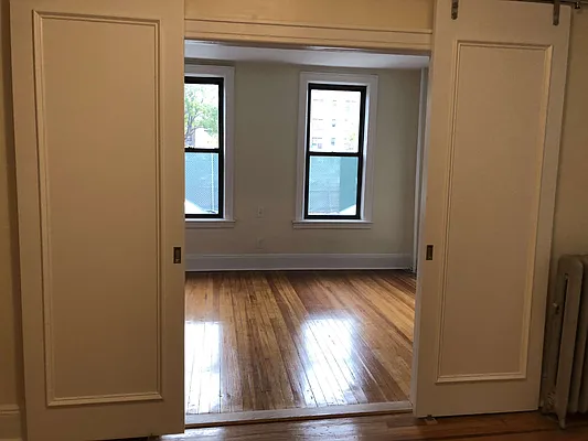 Rented by Metropolis International Realty Inc. | media 12