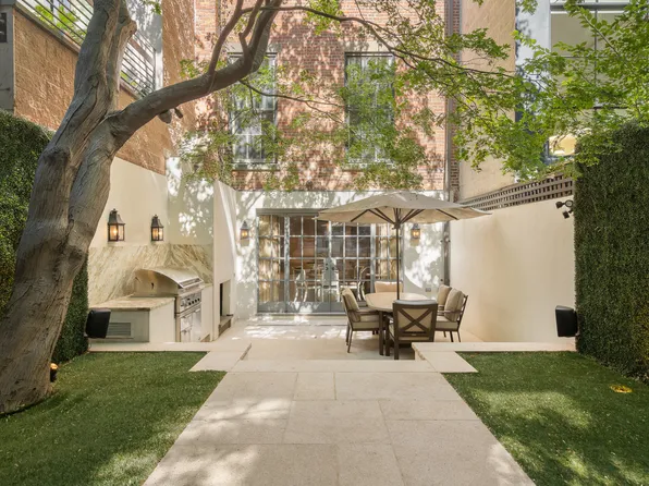 518 East 89th Street image 1 of 20