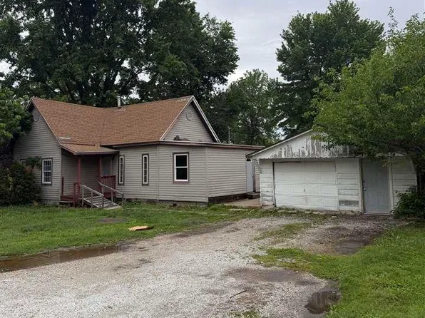 210 W Columbus St, Columbus, IN 47881