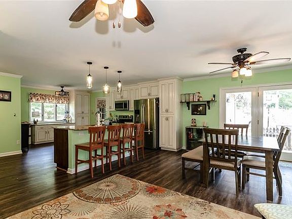 3rd image of 2107 Kirby St
