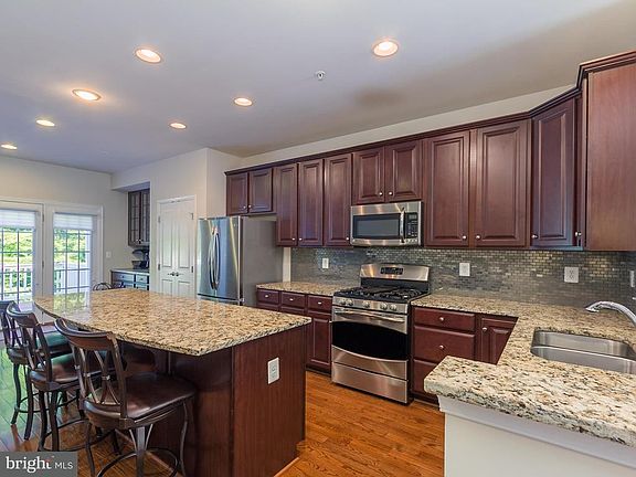 4th image of 7246 Dorchester Woods Ln