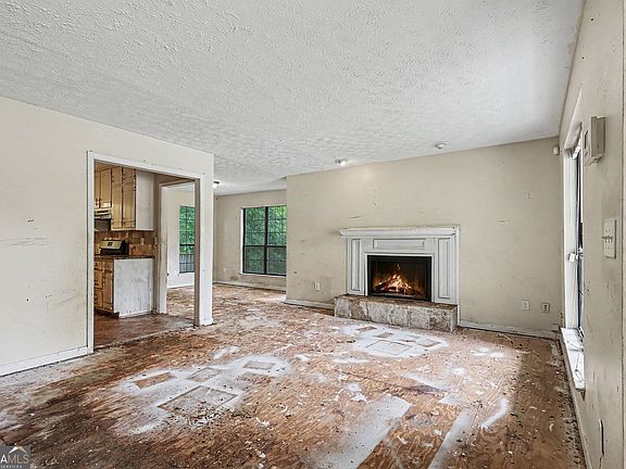 4th image of 8326 Commanche Ct