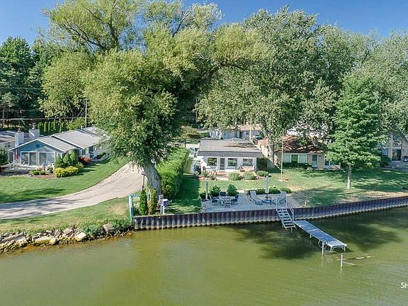 5th image of 2020 Lake St