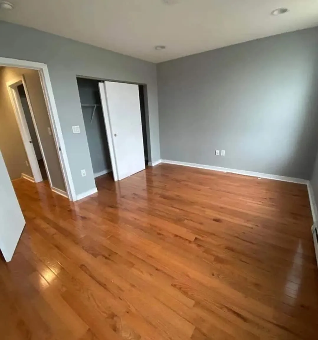 3 bed, $1,300 — Photo 4