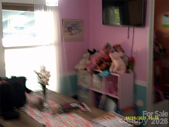4th image of 129 Desiree Dr