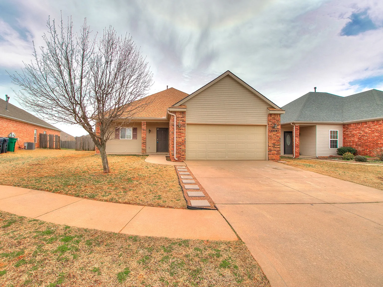3 bed, 1411 sqft, $1,425 — Photo 1