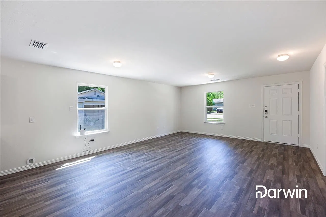 3 bed, 2.0 bath, 1311 sqft, $1,770 — Photo 4