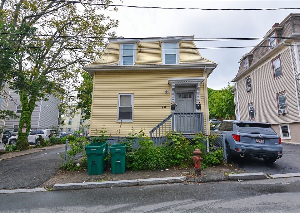 1st image of 10 Essex Ct