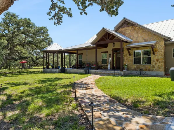 70 Richter Rd, Boerne, TX 78006