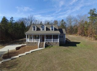 225 Pinwheel Ln, Clemmons, NC 27012