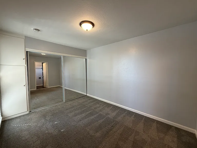 Tahoe Terrace Apartments — Photo 8