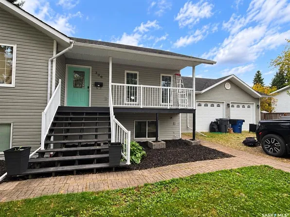 306 Centre AVENUE, Meadow Lake, SK S9X 1H2