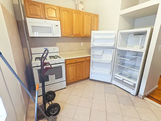 Rented by Highline Residential | media 3