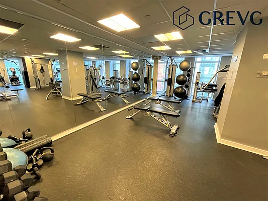 Rented by Global Real Estate Ventures Group LLC | media 13