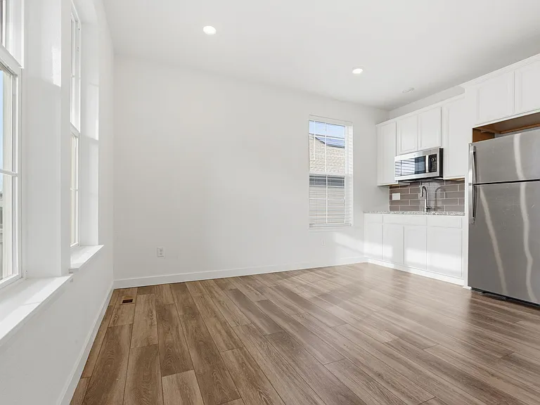 14480 Hudson St — Photo 7