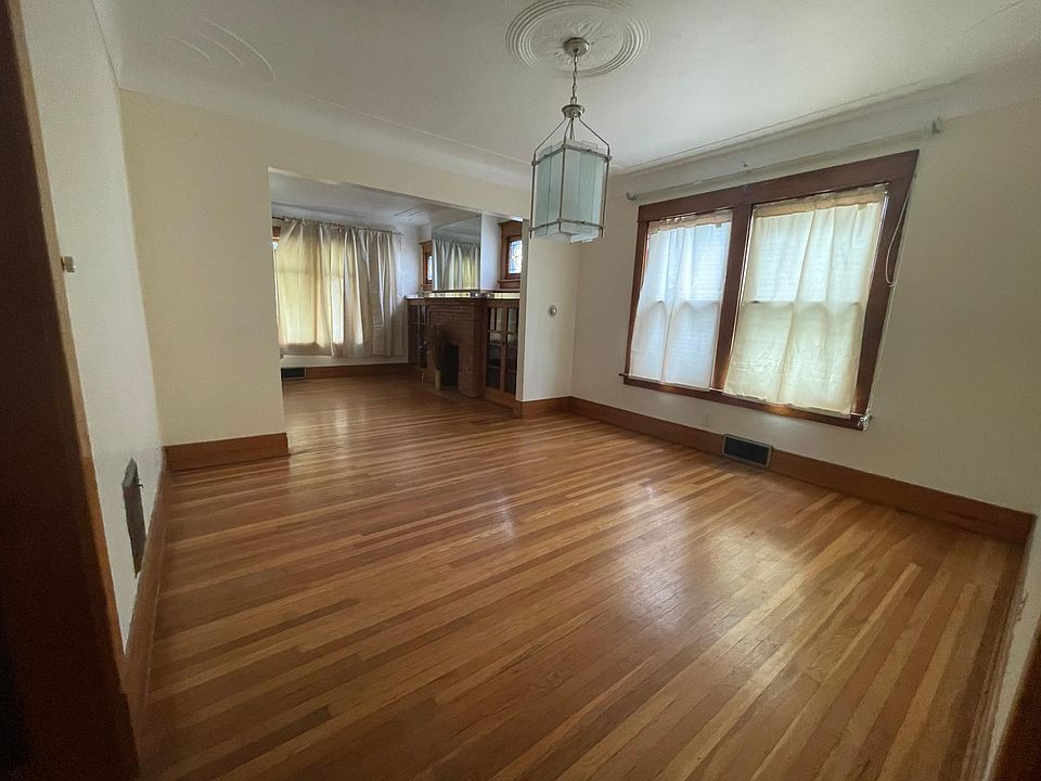 1st image of 241 Minnesota Ave #1