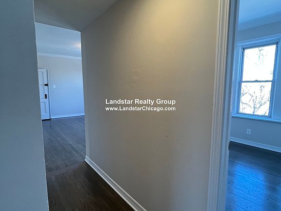 2nd image of 3004 N Whipple St #3