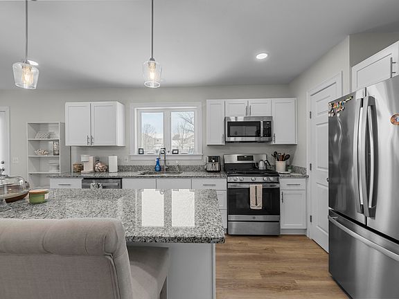 5th image of 15 Intrepid Street